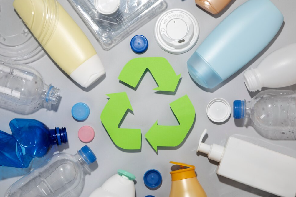O plástico é de fundamental importância para a economia e preservação ambiental.